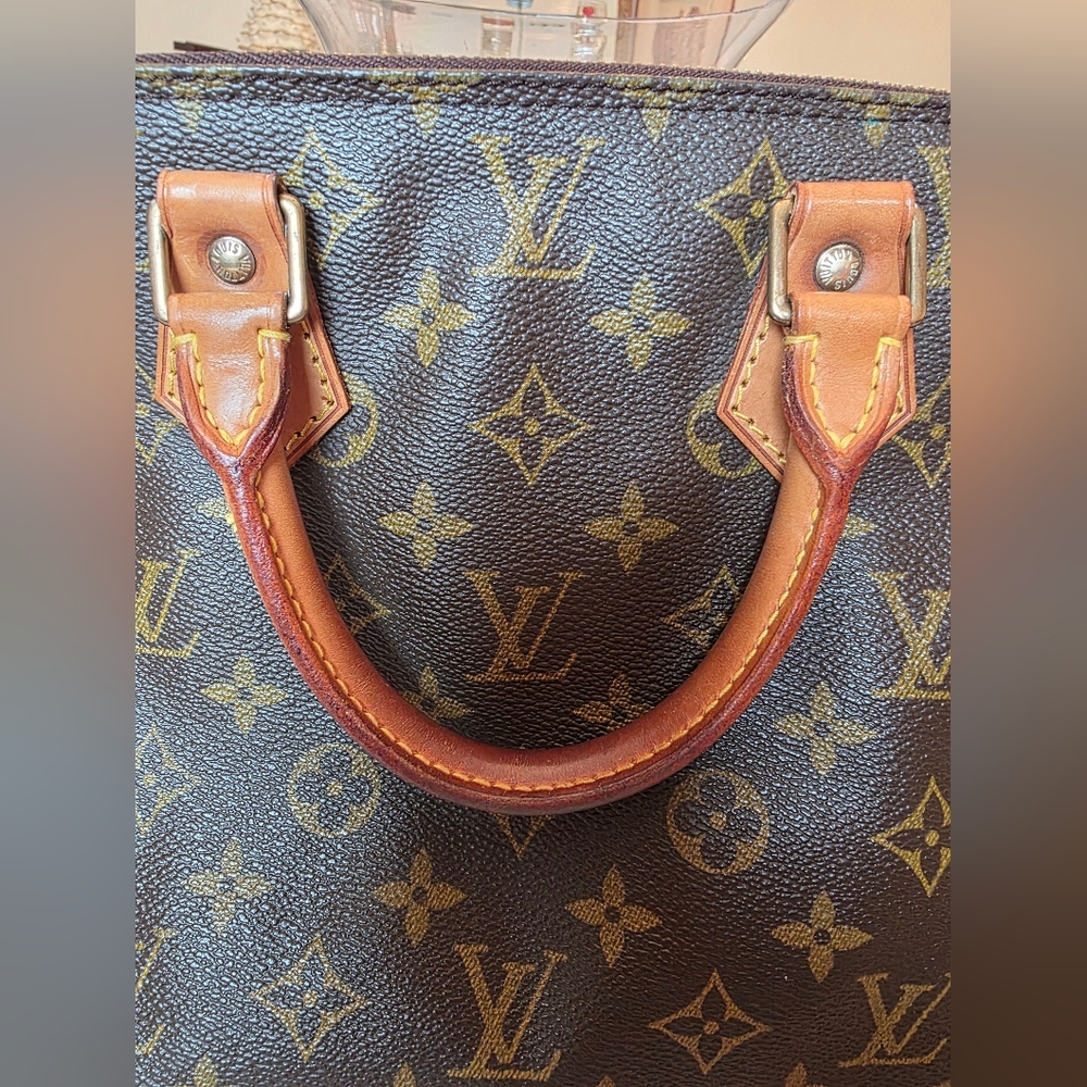 Well Loved Louis Vuitton Alma PM - Picture 4 of 17